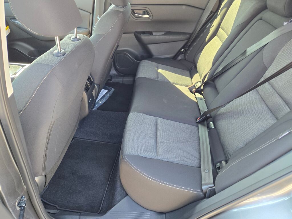 2026 Nissan Rogue SV photo 13