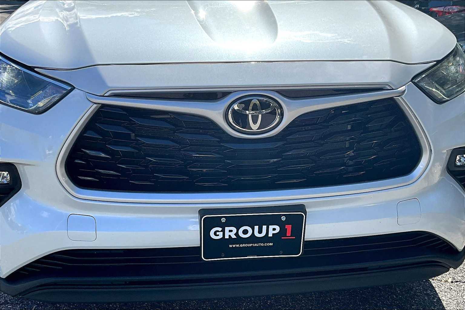 2023 Toyota Highlander LE photo 27