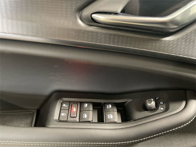 2025 Jeep Grand Cherokee Laredo Altitude photo 13