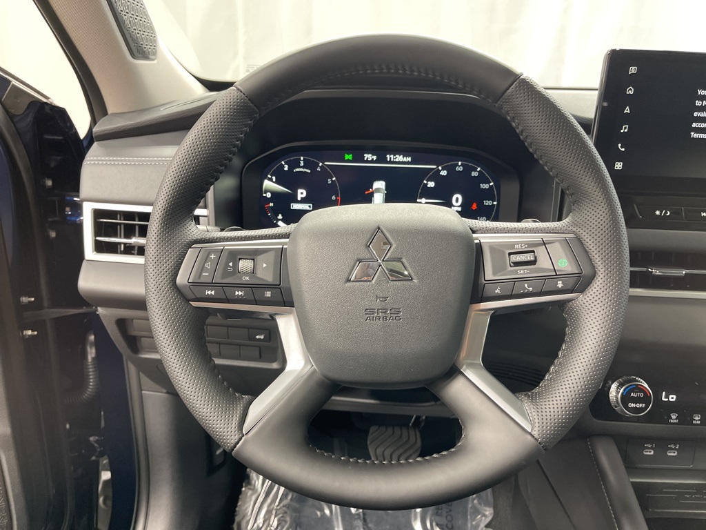 2025 Mitsubishi Outlander SE photo 6