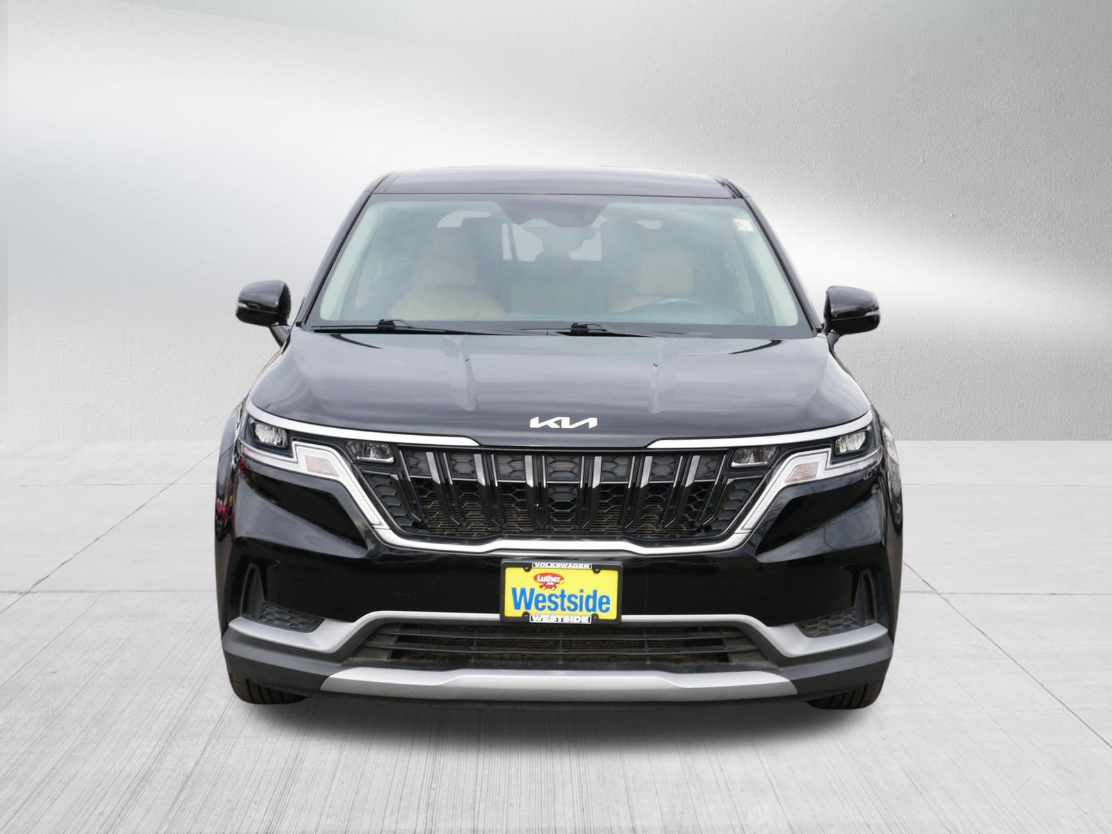 Used 2024 Kia Carnival LX Seat Pkg with VIN KNDNB4H3XR6332902 for sale in Saint Louis Park, Minnesota