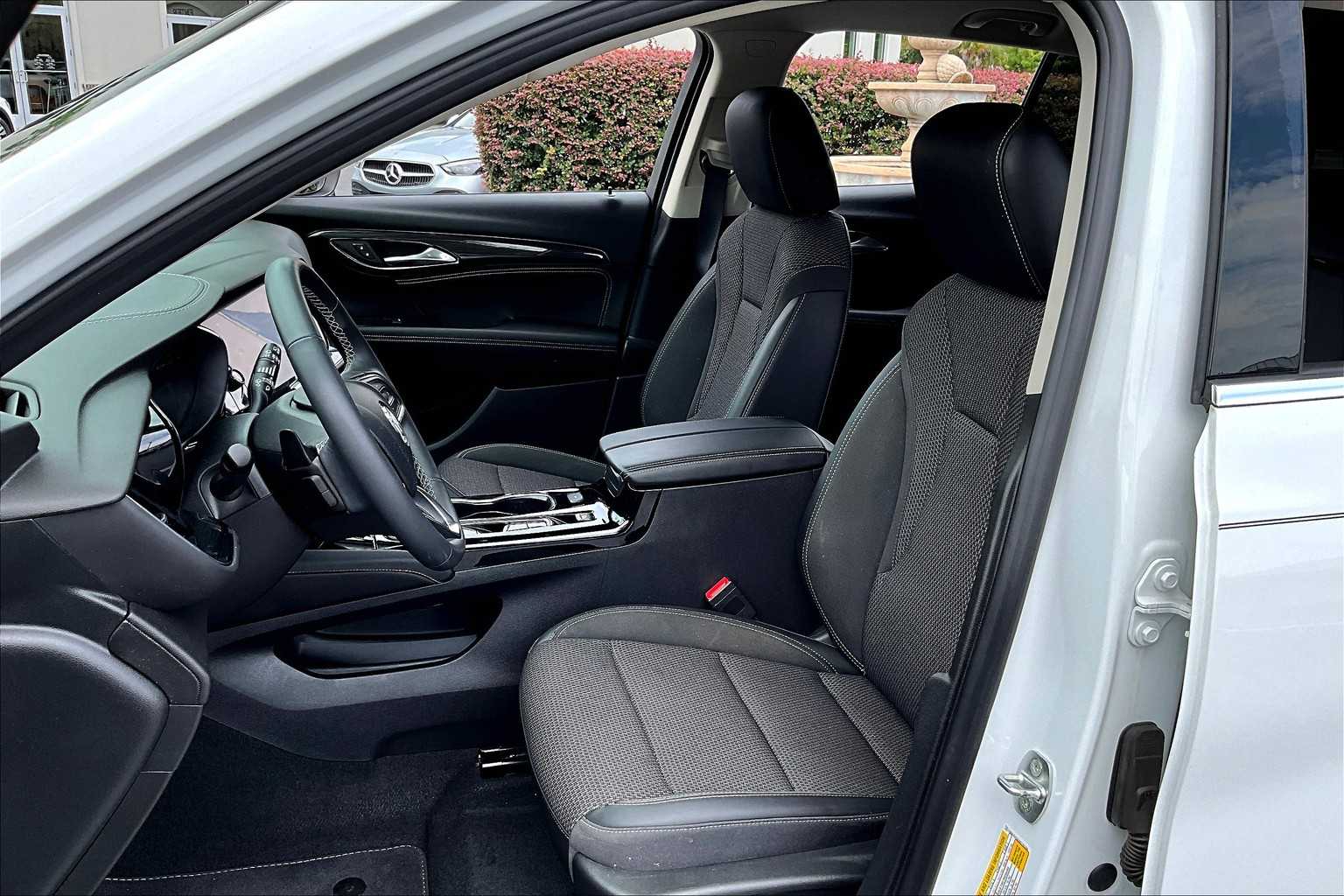 2022 Buick Envision Preferred photo 6