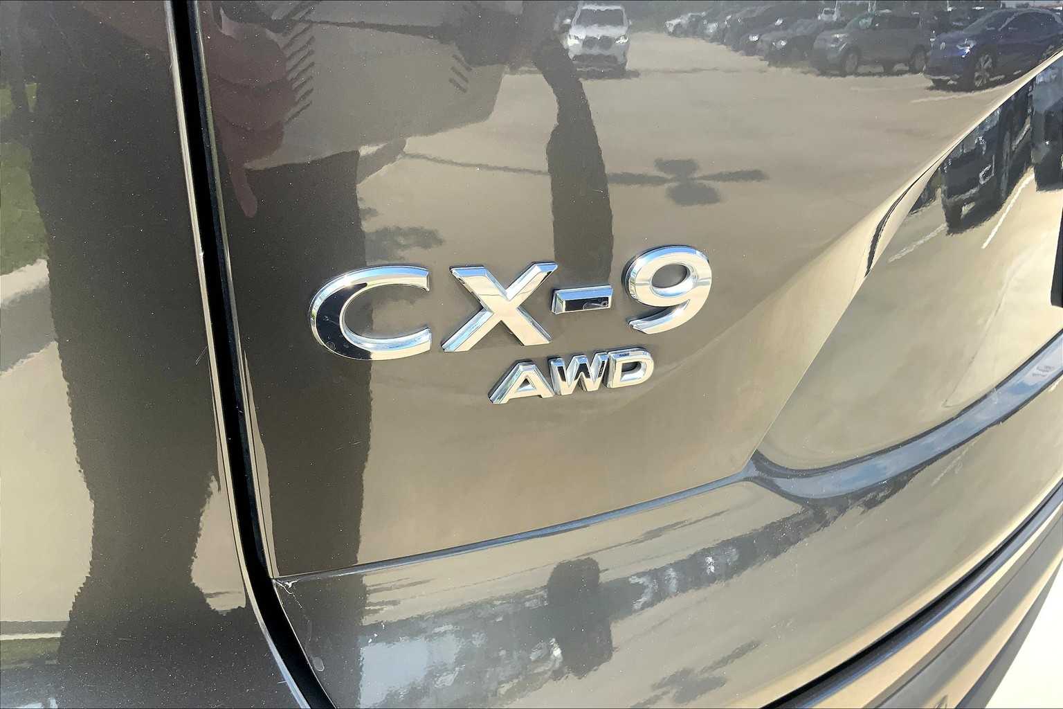 2022 Mazda CX-9 Touring photo 28