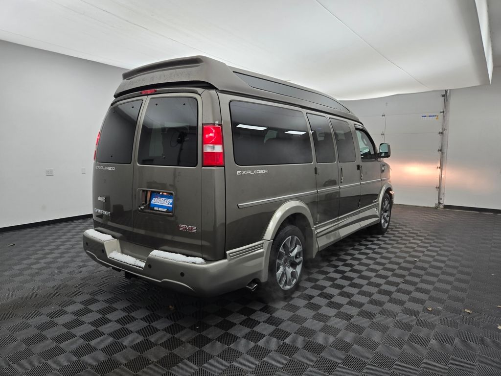 2023 Gmc Savana 2500 Cargo photo 2