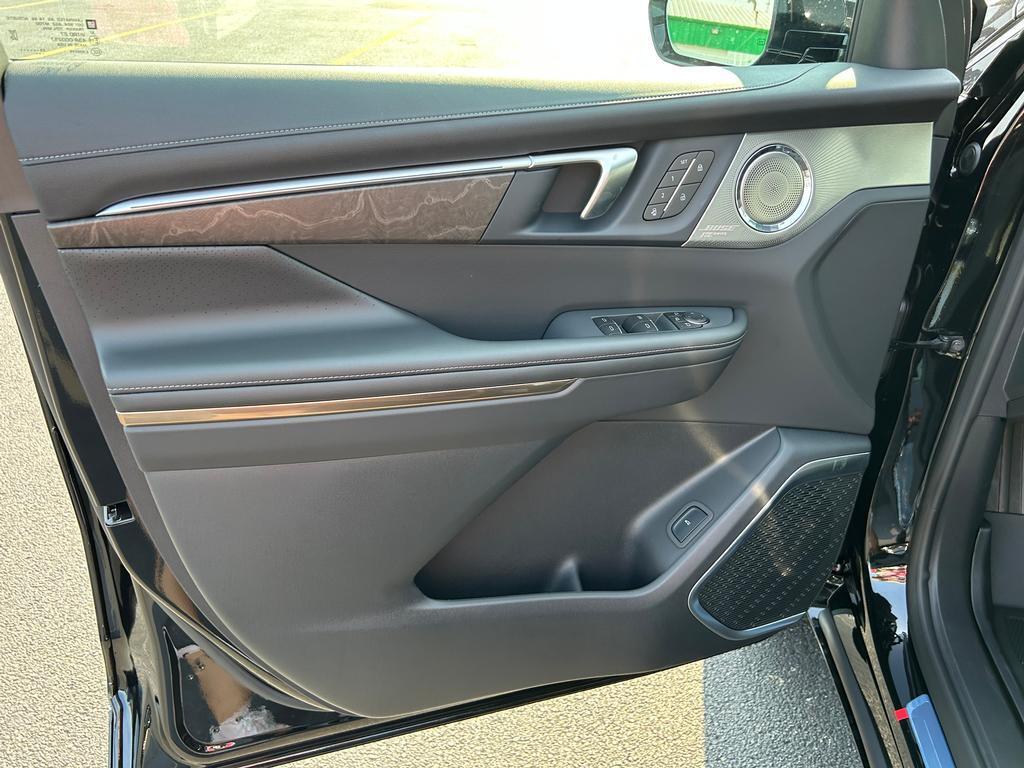 2026 Buick Enclave Avenir photo 5