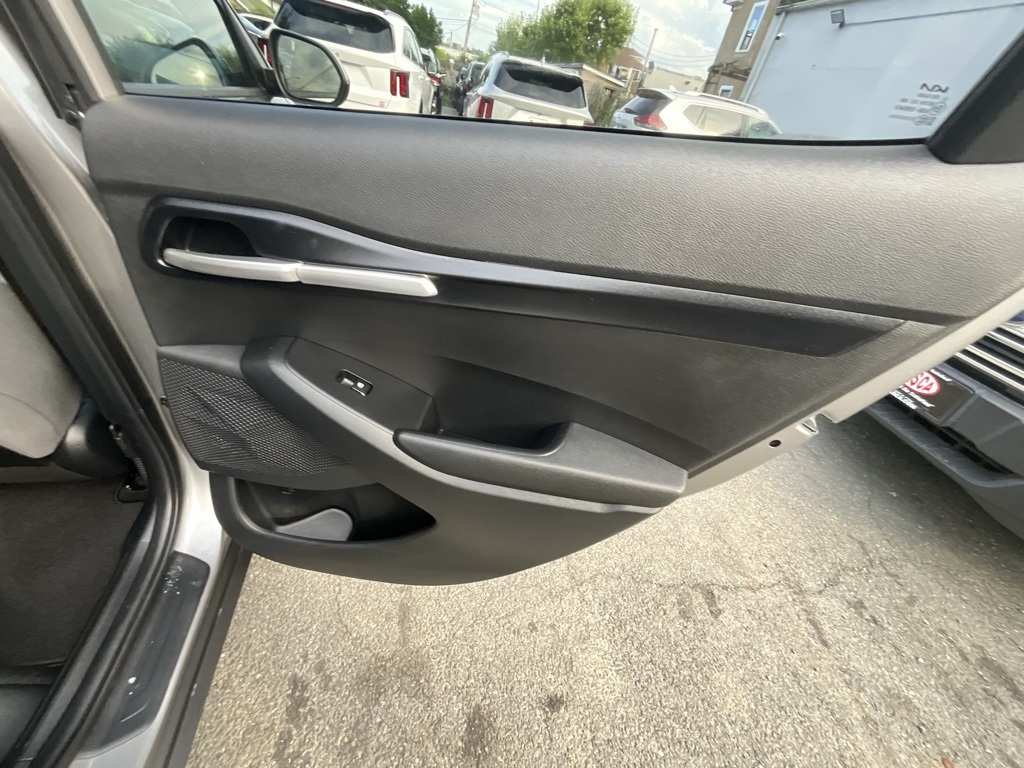 2023 Kia Seltos LX photo 23
