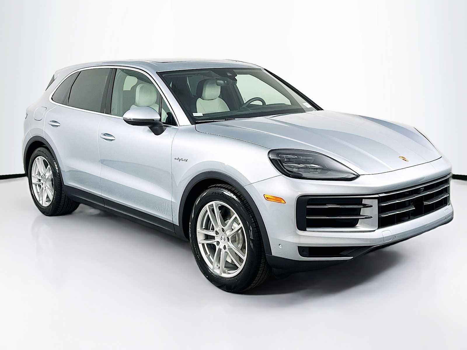 2025 Porsche Cayenne E-Hybrid photo 7