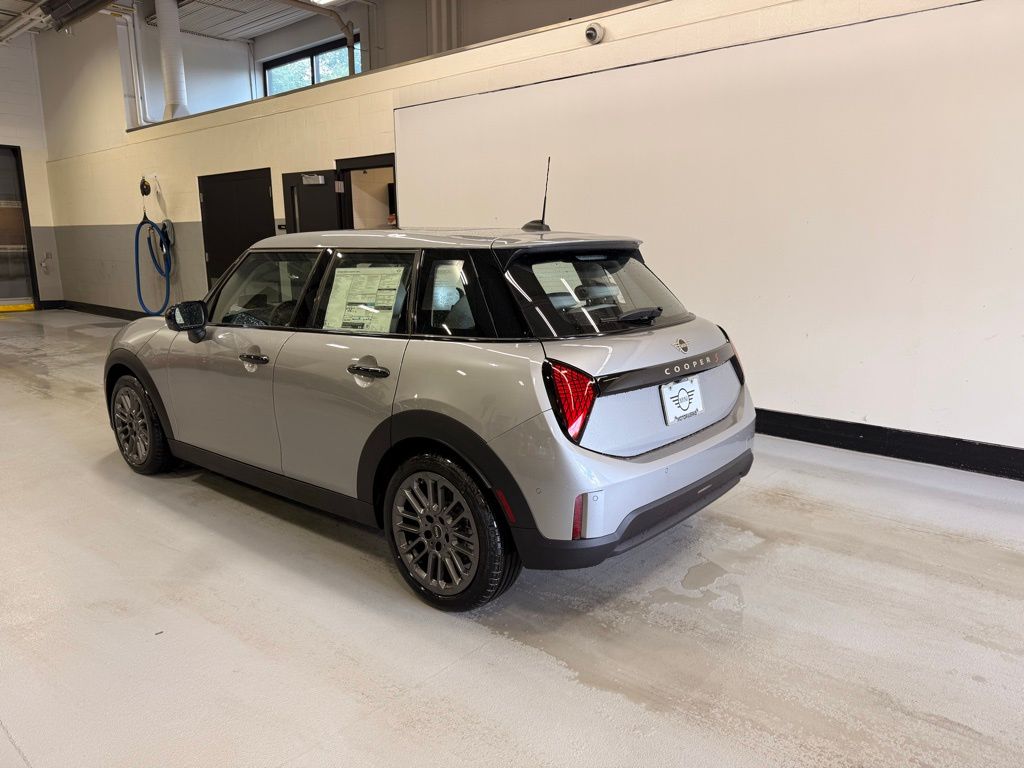 2025 Mini Cooper Hardtop S photo 3