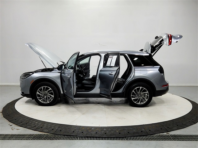 2022 Lincoln Corsair Standard photo 12