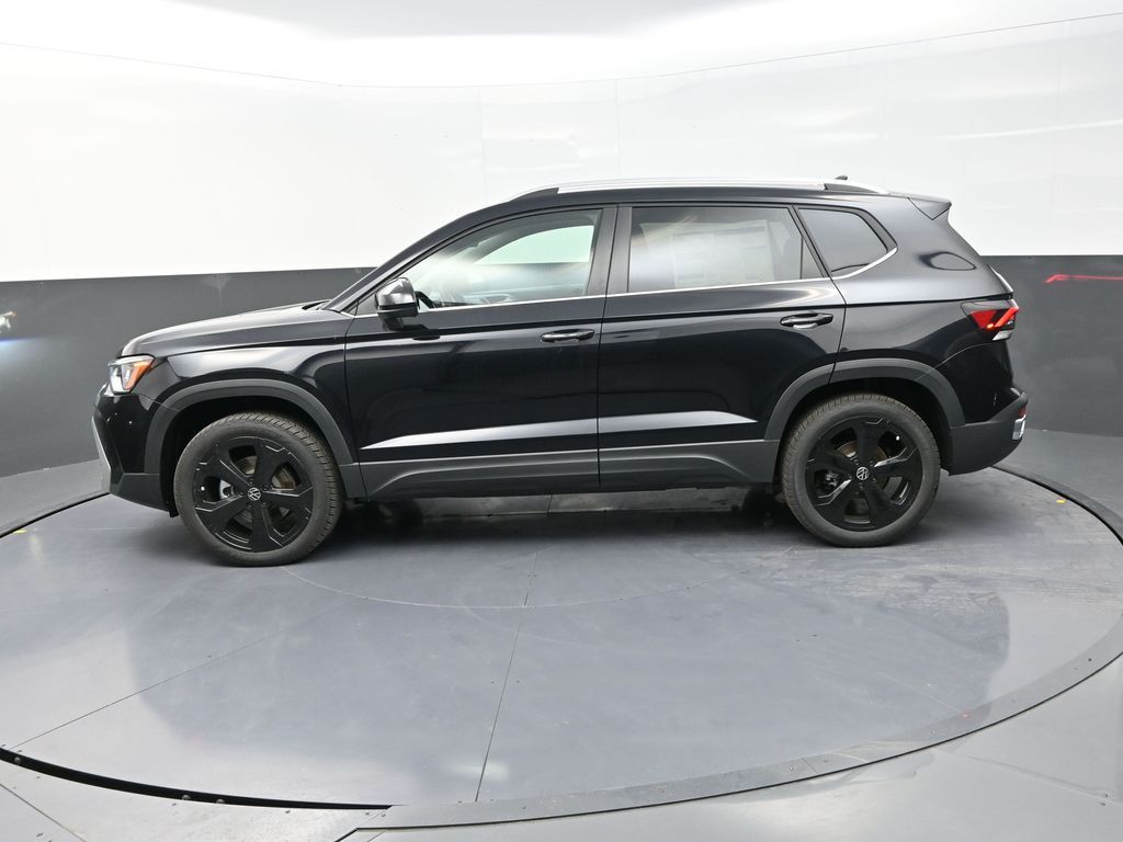 2025 Volkswagen Taos SEL photo 4