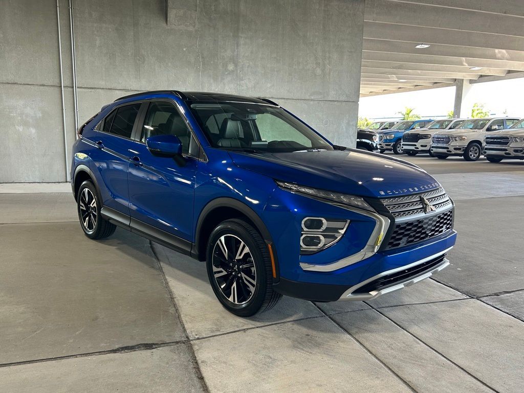 2024 Mitsubishi Eclipse Cross SE photo 2