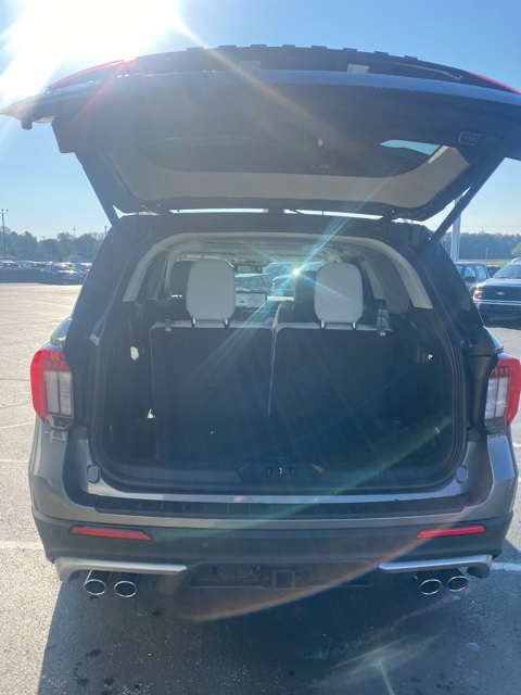 2025 Ford Explorer Platinum photo 10
