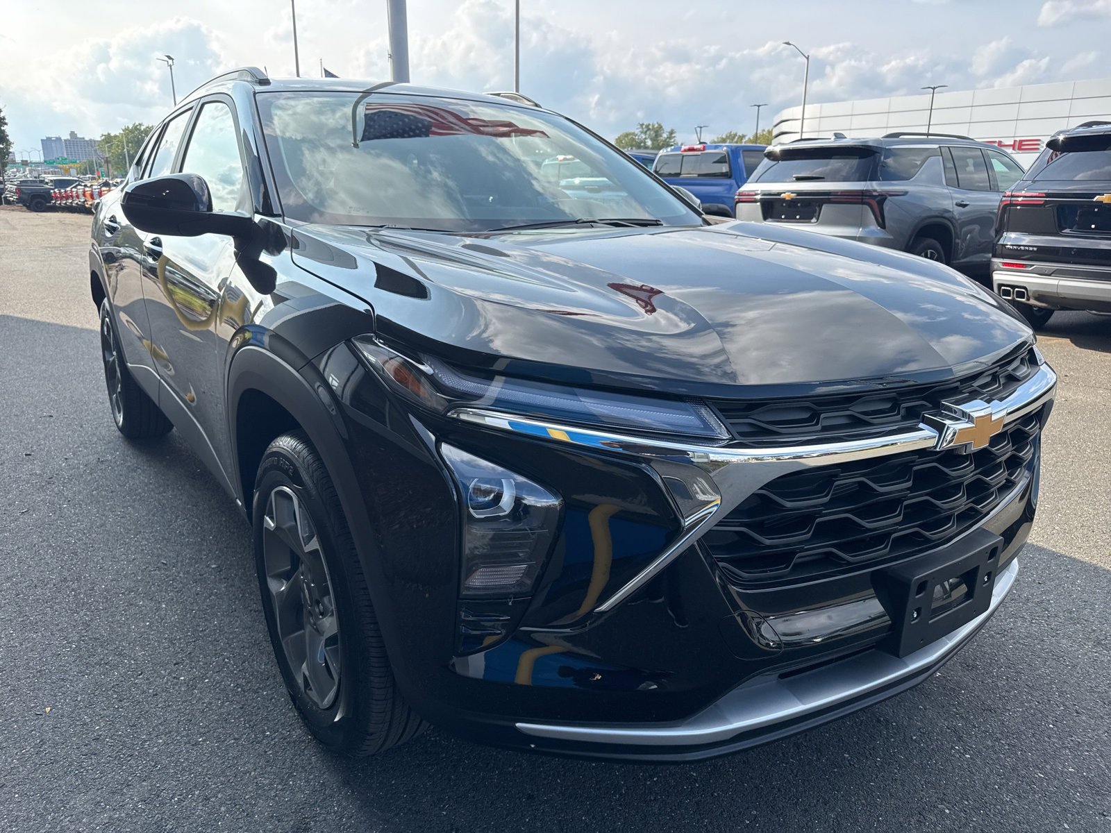 2025 Chevrolet Trax LT photo 4