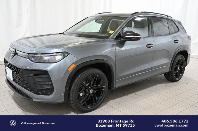 2025 Volkswagen Tiguan SE R-LINE BLACK's photo