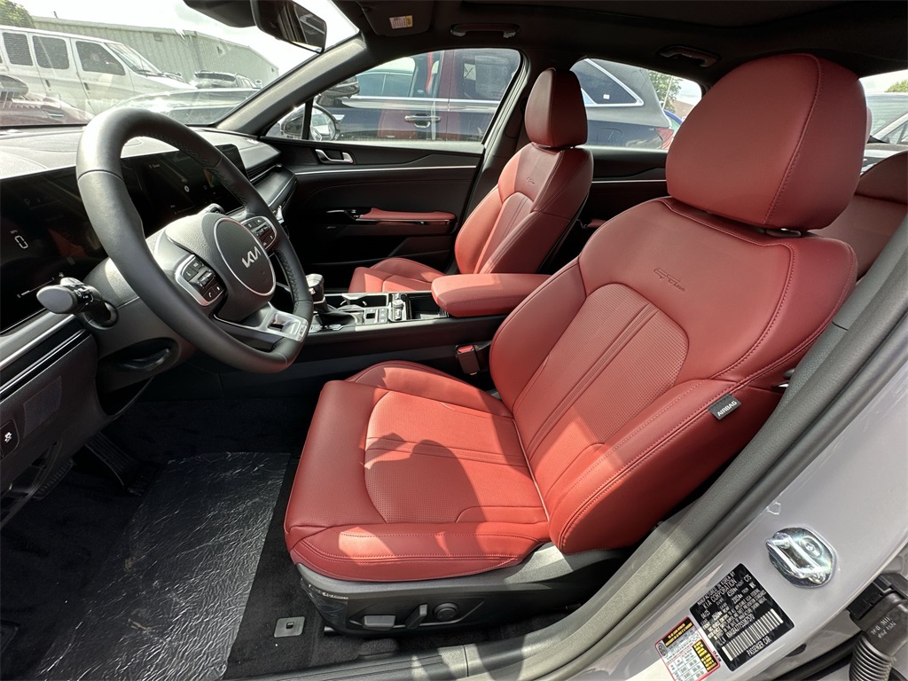 2025 Kia K5 GT-Line photo 3