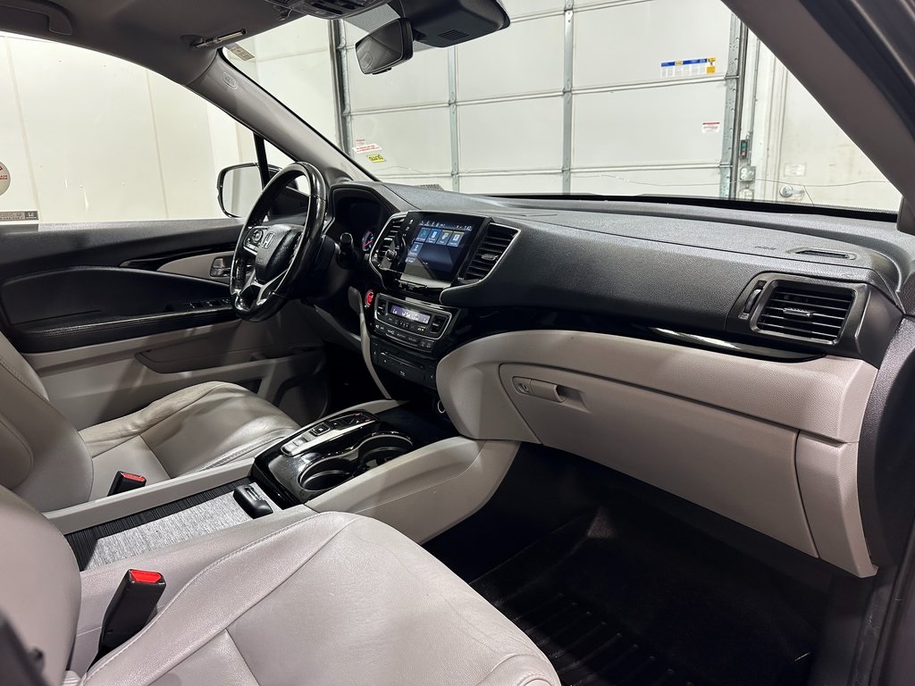 2019 Honda Pilot Touring photo 24