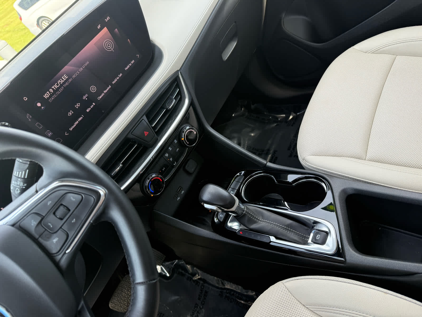 2024 Buick Encore GX Sport Touring photo 21