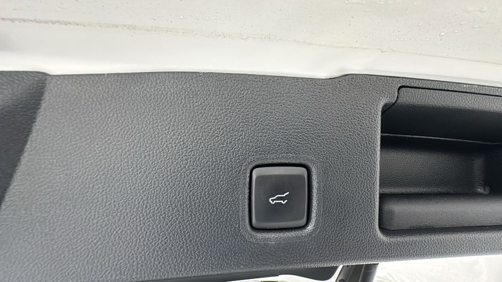 2024 Ford Escape ST-Line Select photo 16