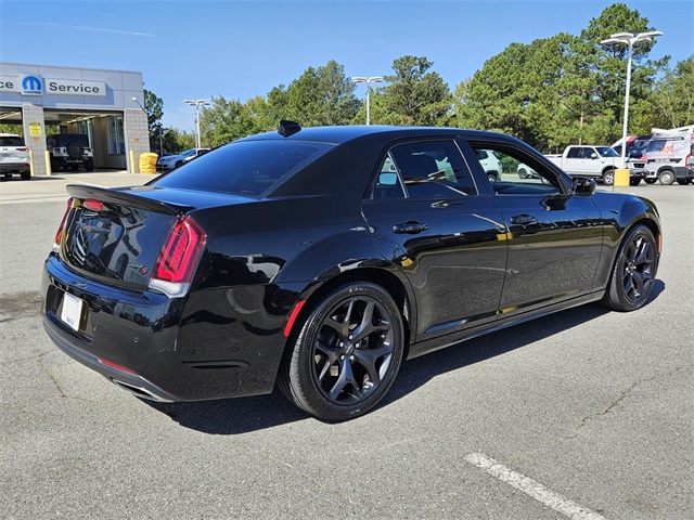 2022 Chrysler 300 S photo 13