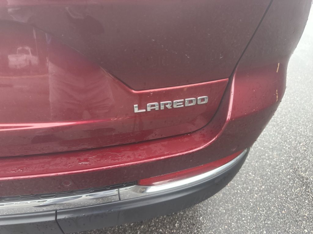 2023 Jeep Grand Cherokee Laredo photo 18