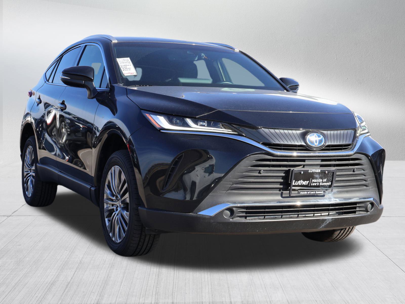 2022 Toyota Venza XLE's photo