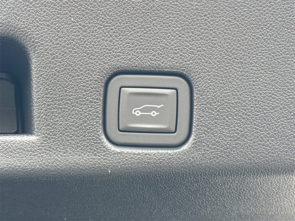 2025 GMC ACADIA - Image 35