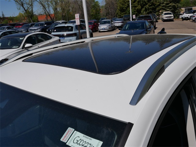2025 Volkswagen Taos SE photo 3