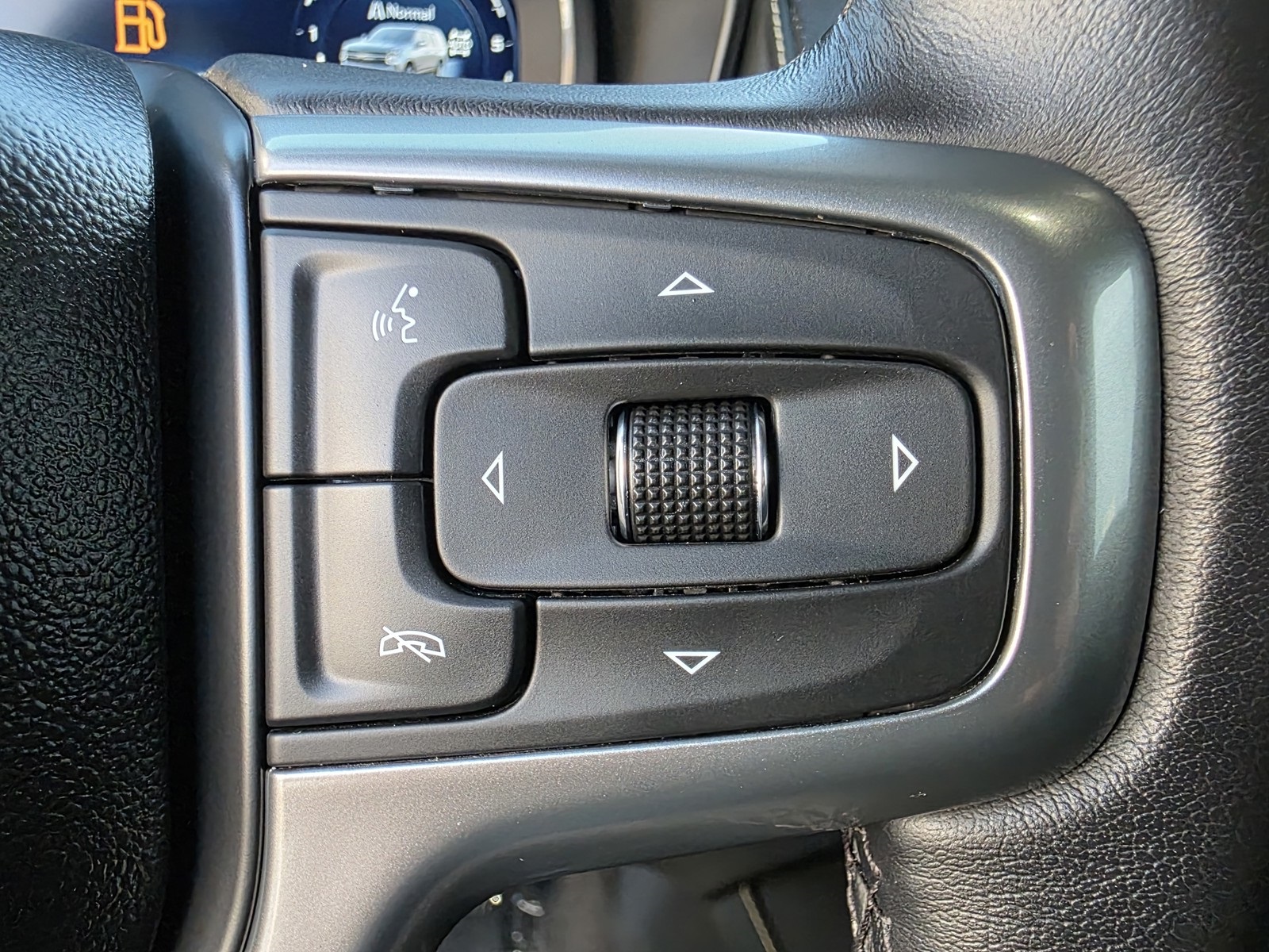 2023 Chevrolet Suburban Premier photo 32