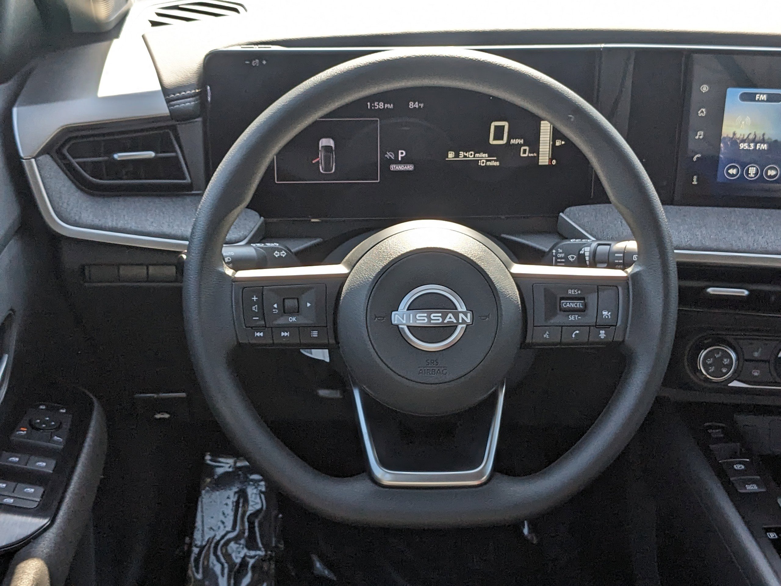 2025 Nissan Kicks SV photo 7