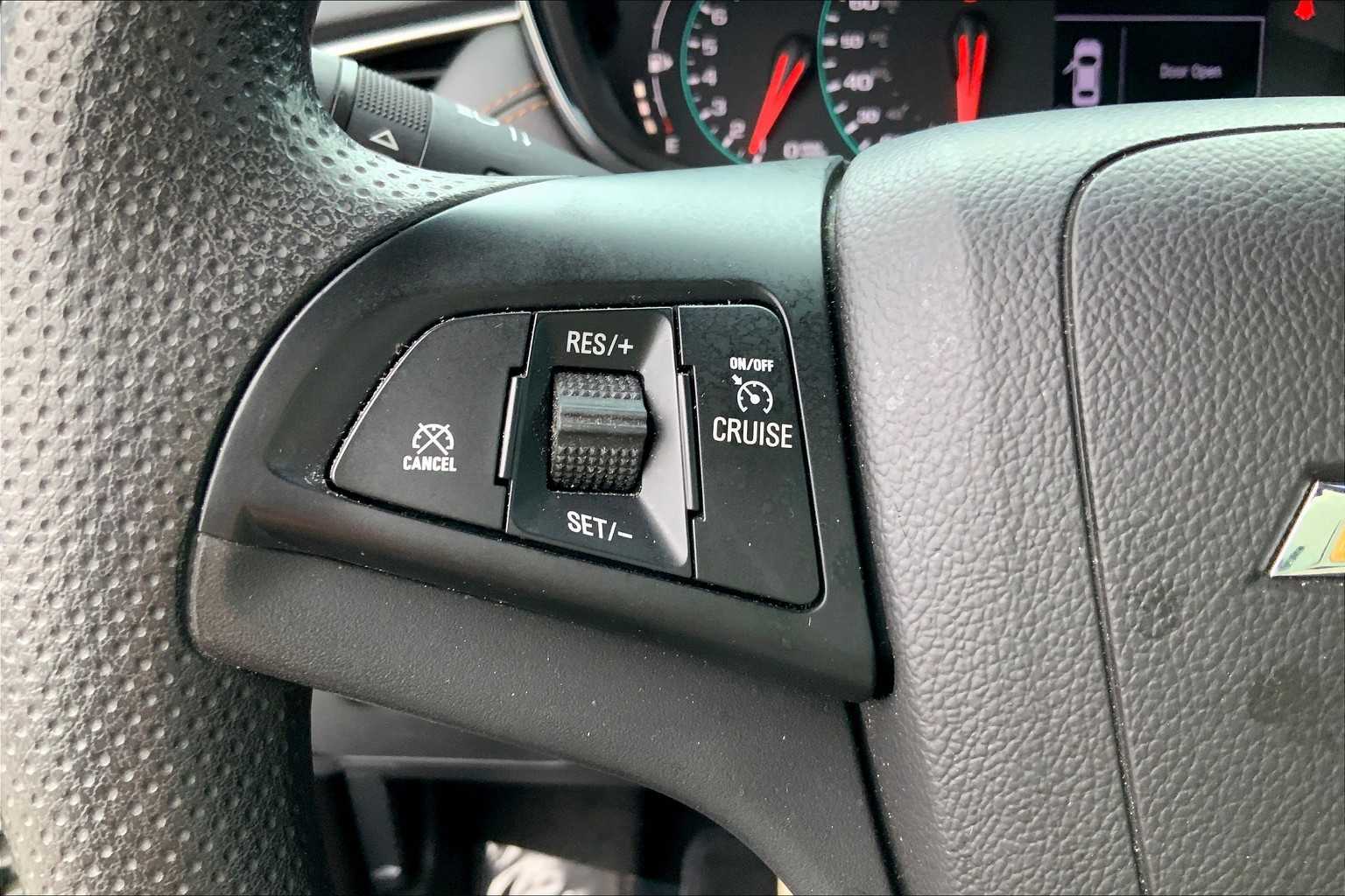 2021 Chevrolet Trax LS photo 21