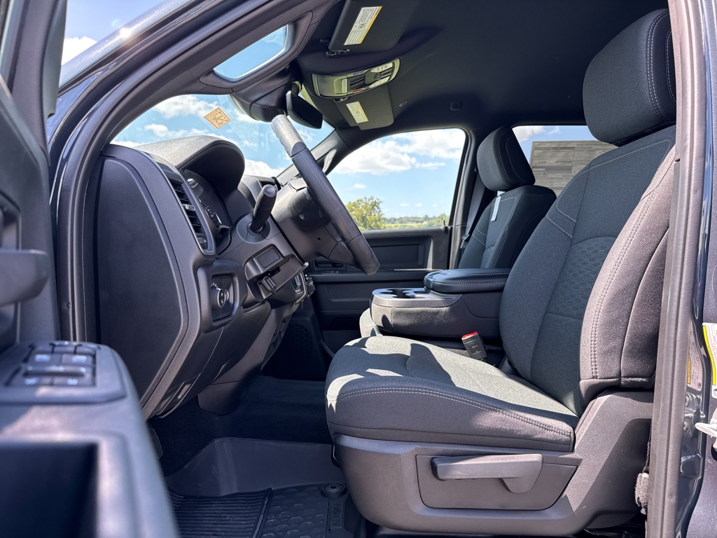 2025 Ram 2500 Tradesman photo 4