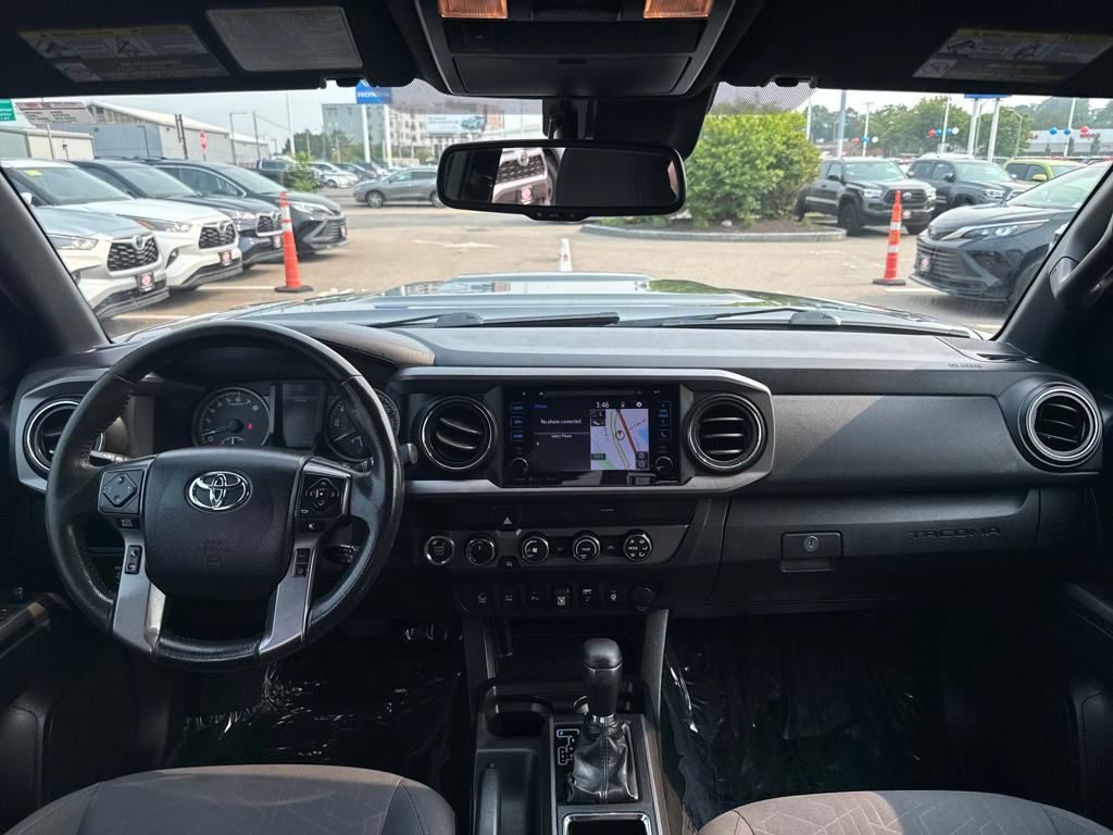 2019 Toyota Tacoma TRD Sport photo 2