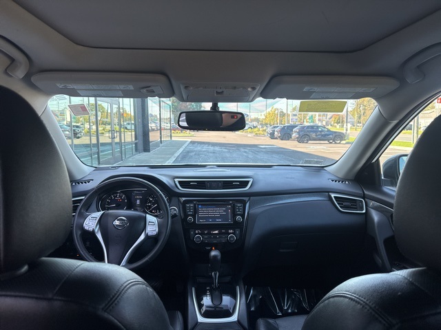 2016 Nissan Rogue SL photo 9