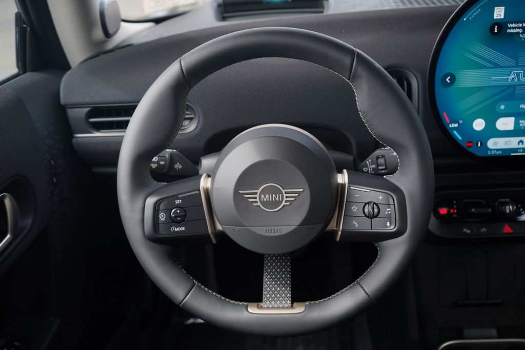 2025 Mini Cooper 2 Door Hardtop Iconic photo 8
