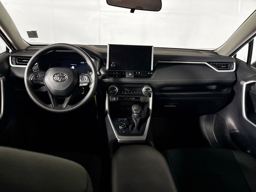 2024 Toyota RAV4 Hybrid LE photo 8