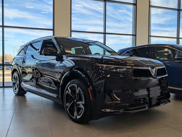 2024 VinFast VF9 Plus