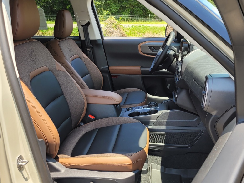 2025 Ford Bronco Sport Outer Banks photo 14