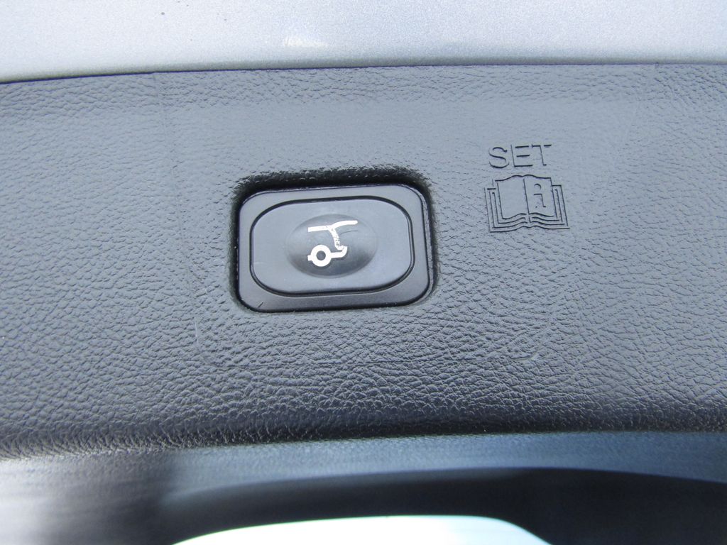 2023 Ford Edge SEL photo 4