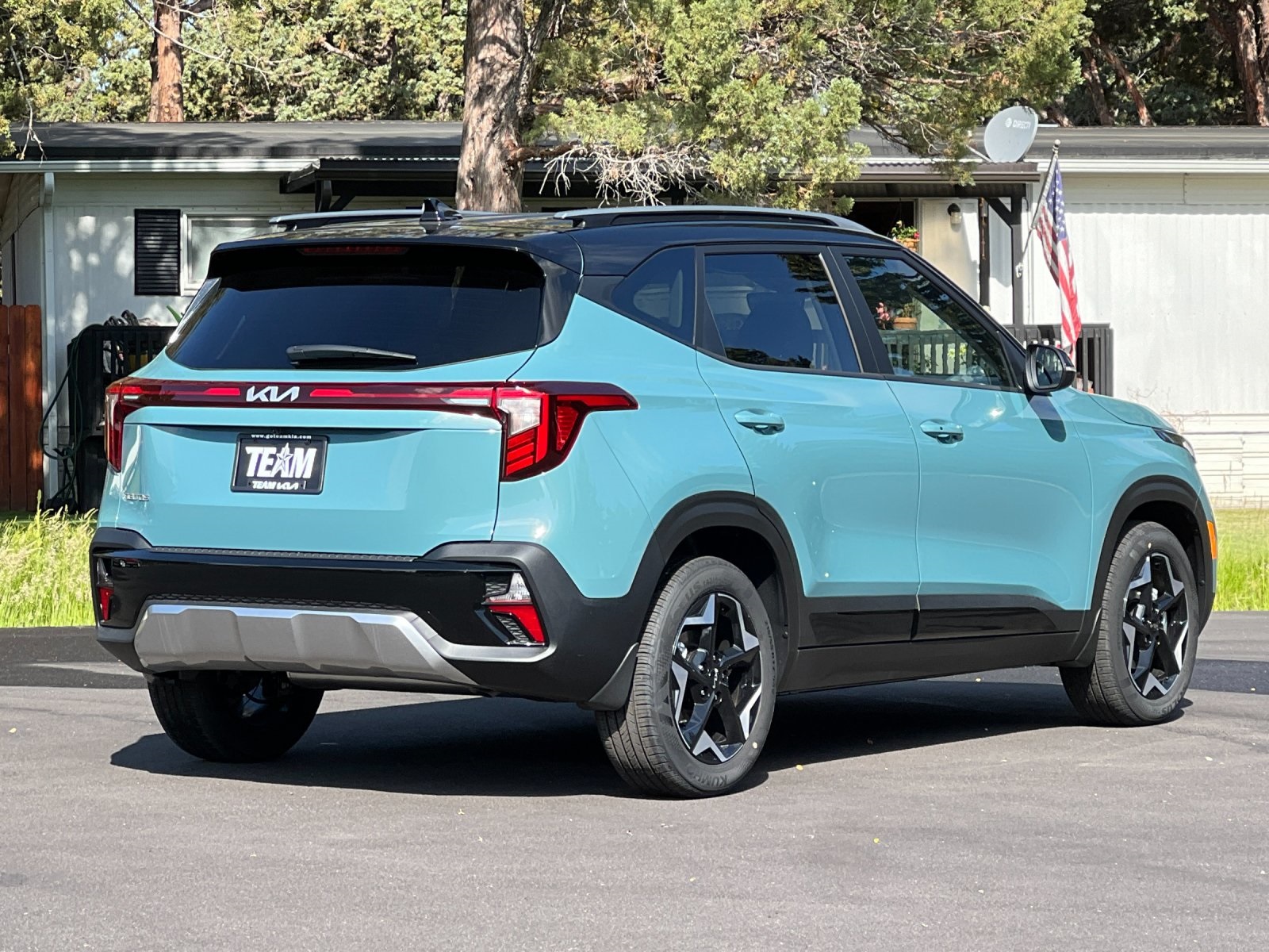 2025 Kia Seltos S photo 3
