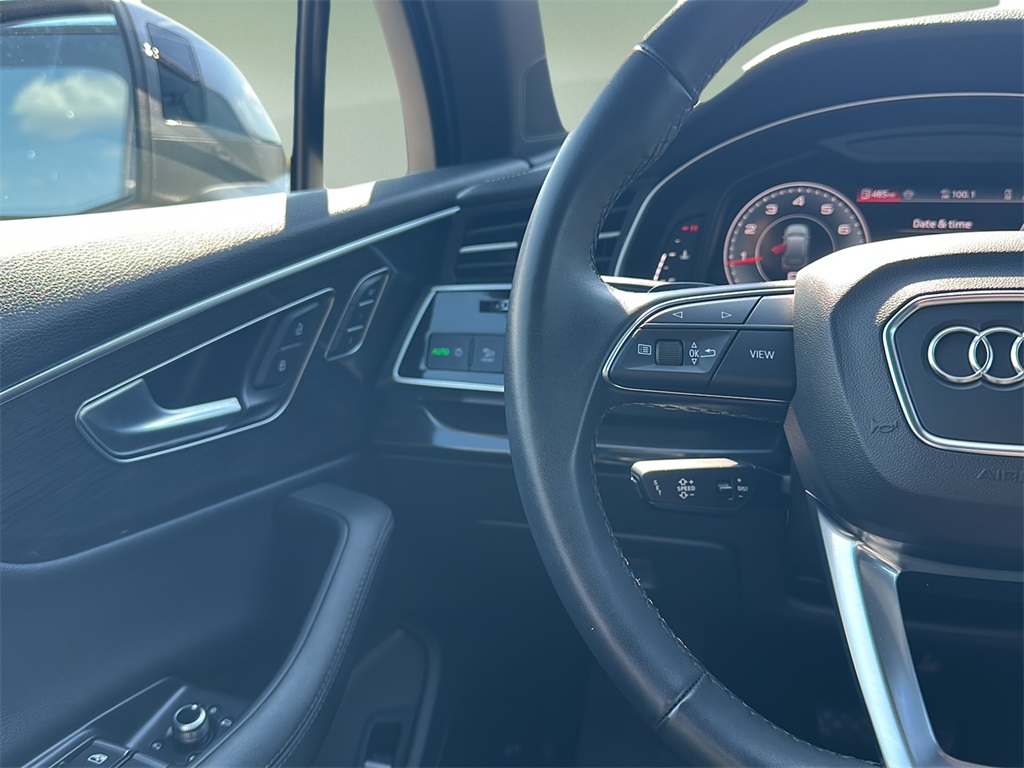 2024 Audi Q7 45 Premium Plus photo 12