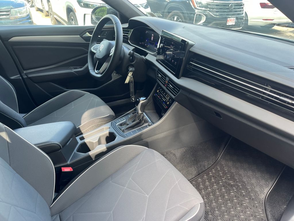 2025 Volkswagen Jetta 1.5T Sport photo 14