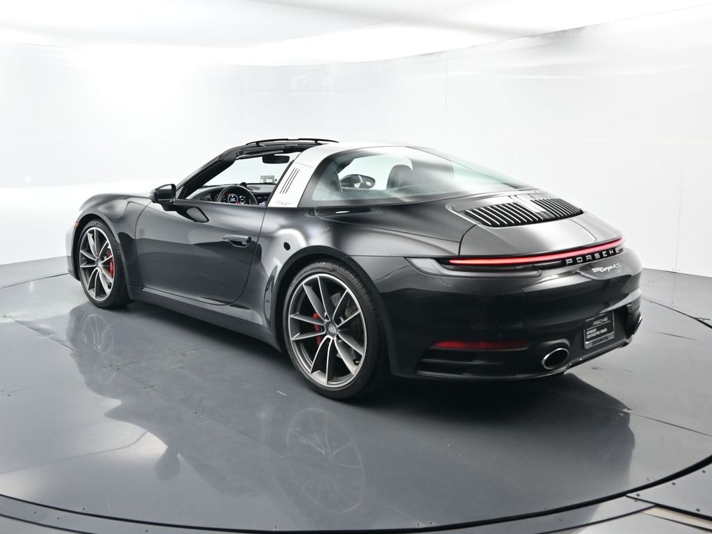 2021 Porsche 911 Targa 4S photo 2
