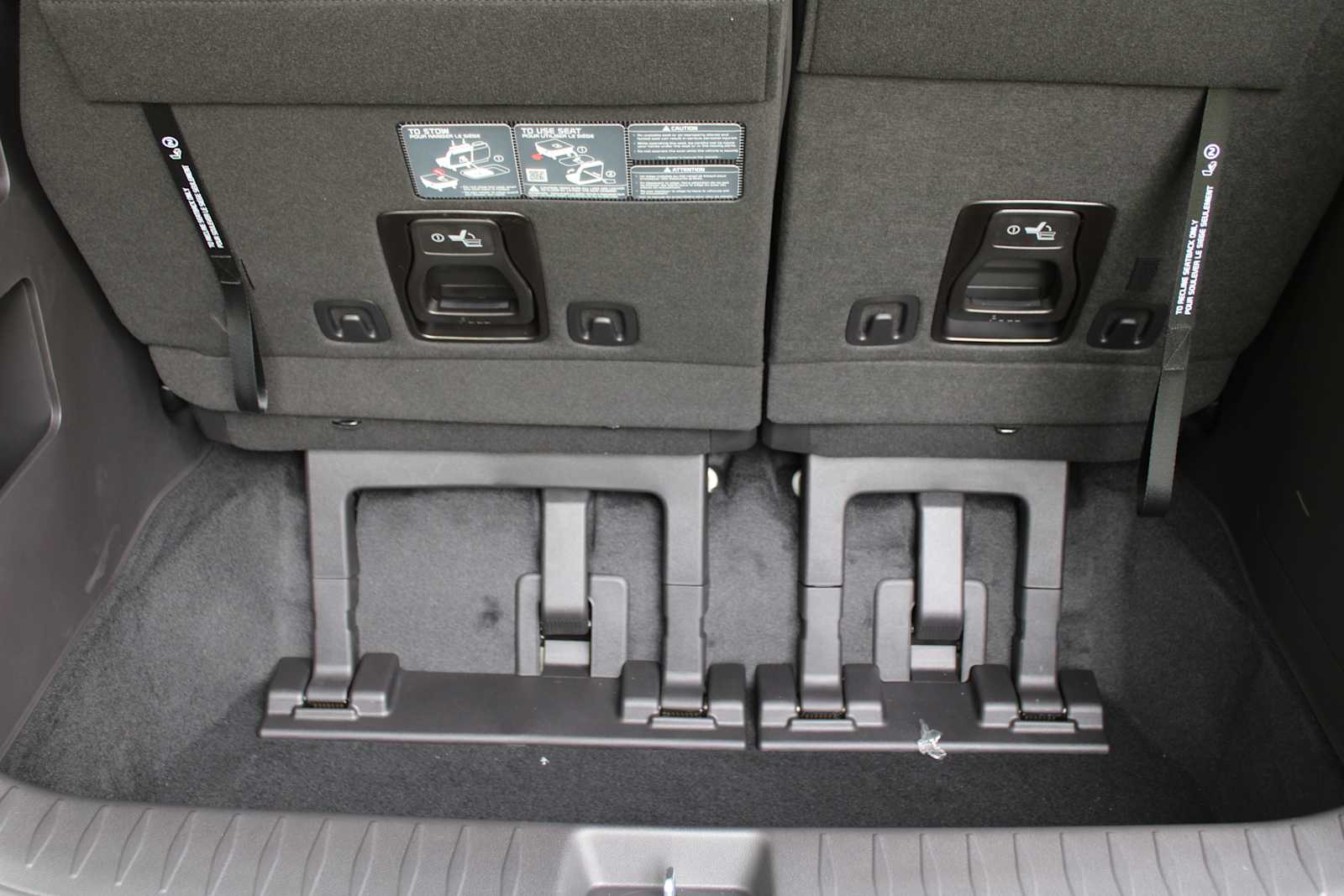 2025 Kia Carnival SX Prestige photo 12