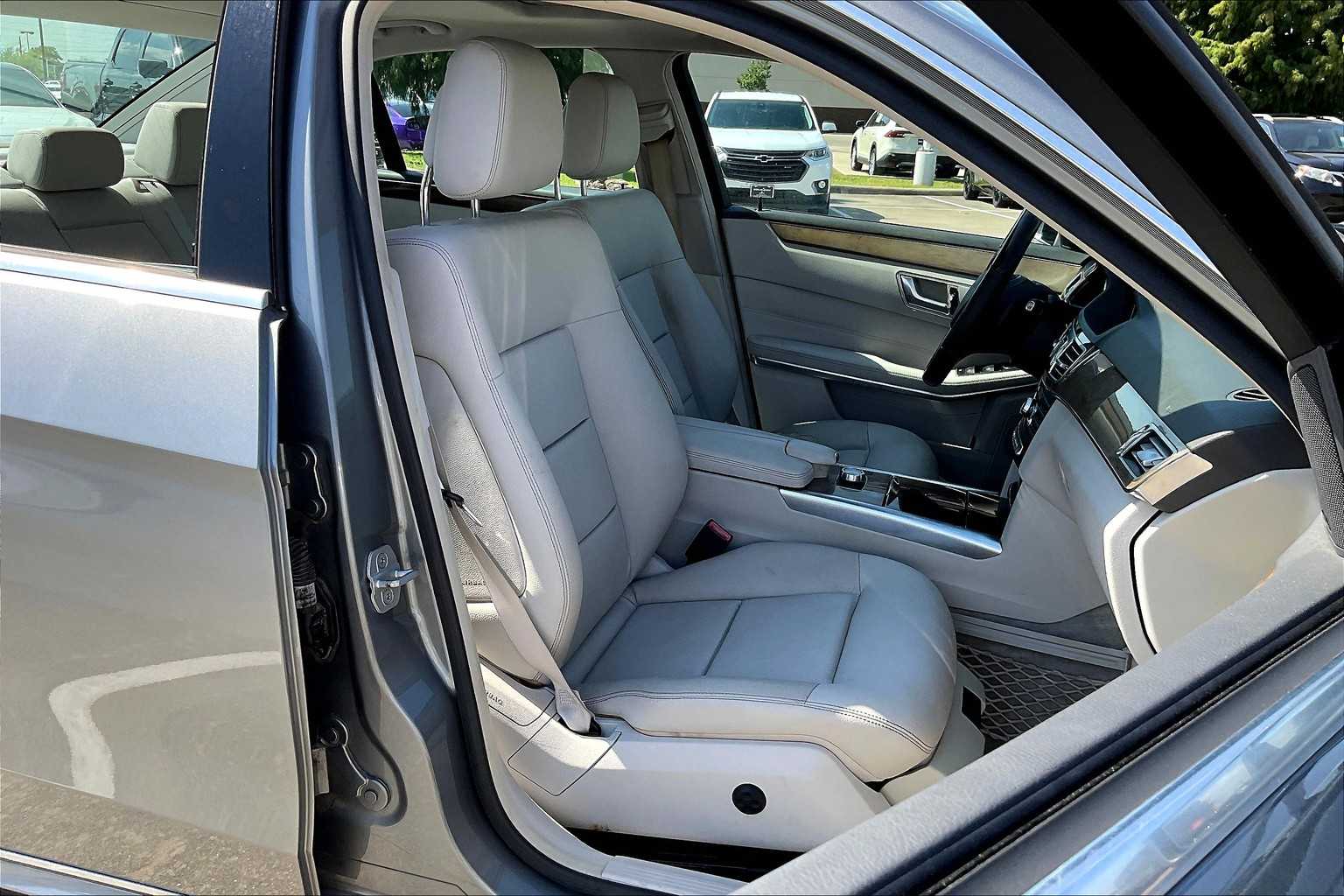 2014 Mercedes Benz E 350 photo 7