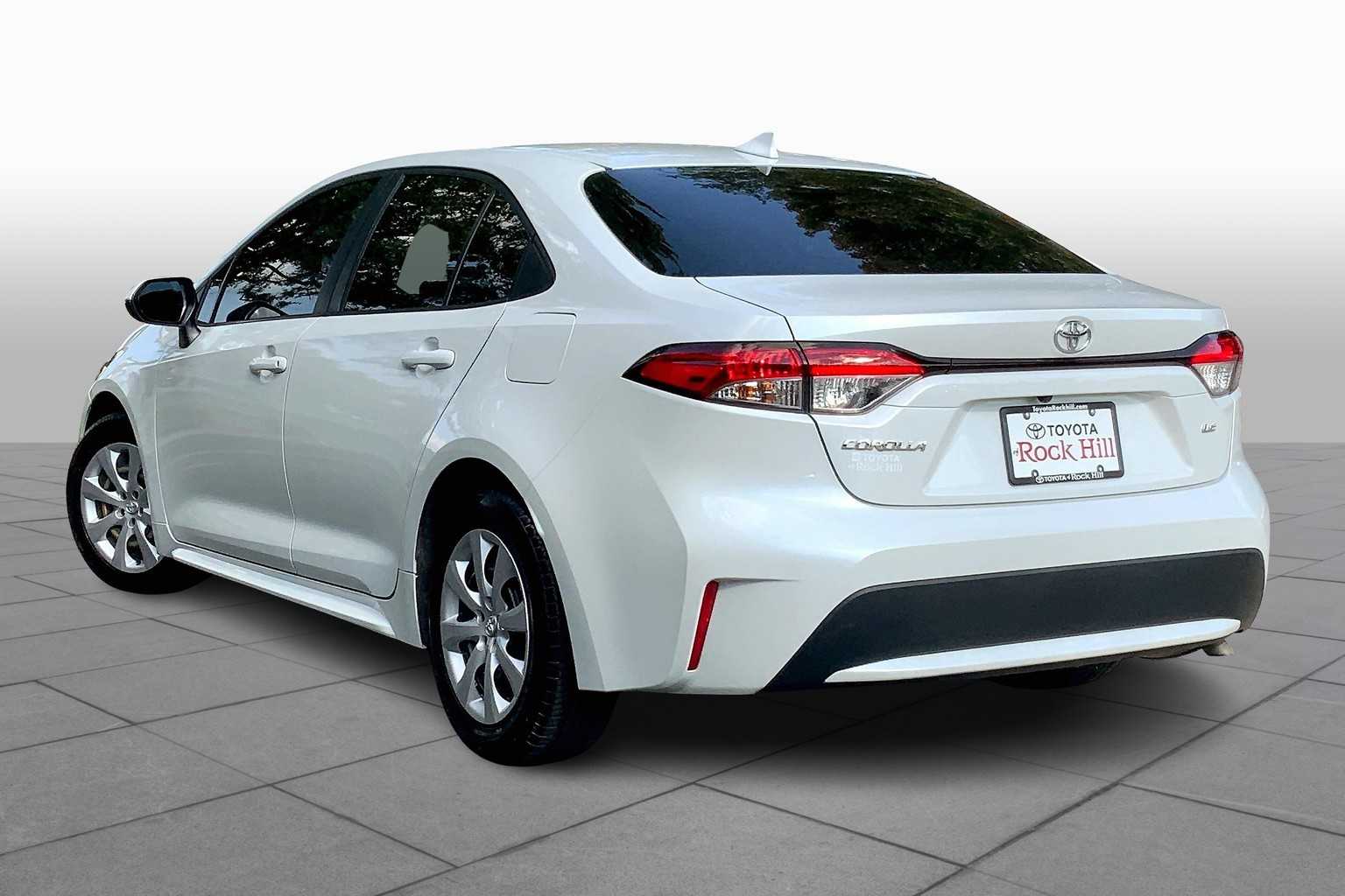 2022 Toyota Corolla LE photo 11