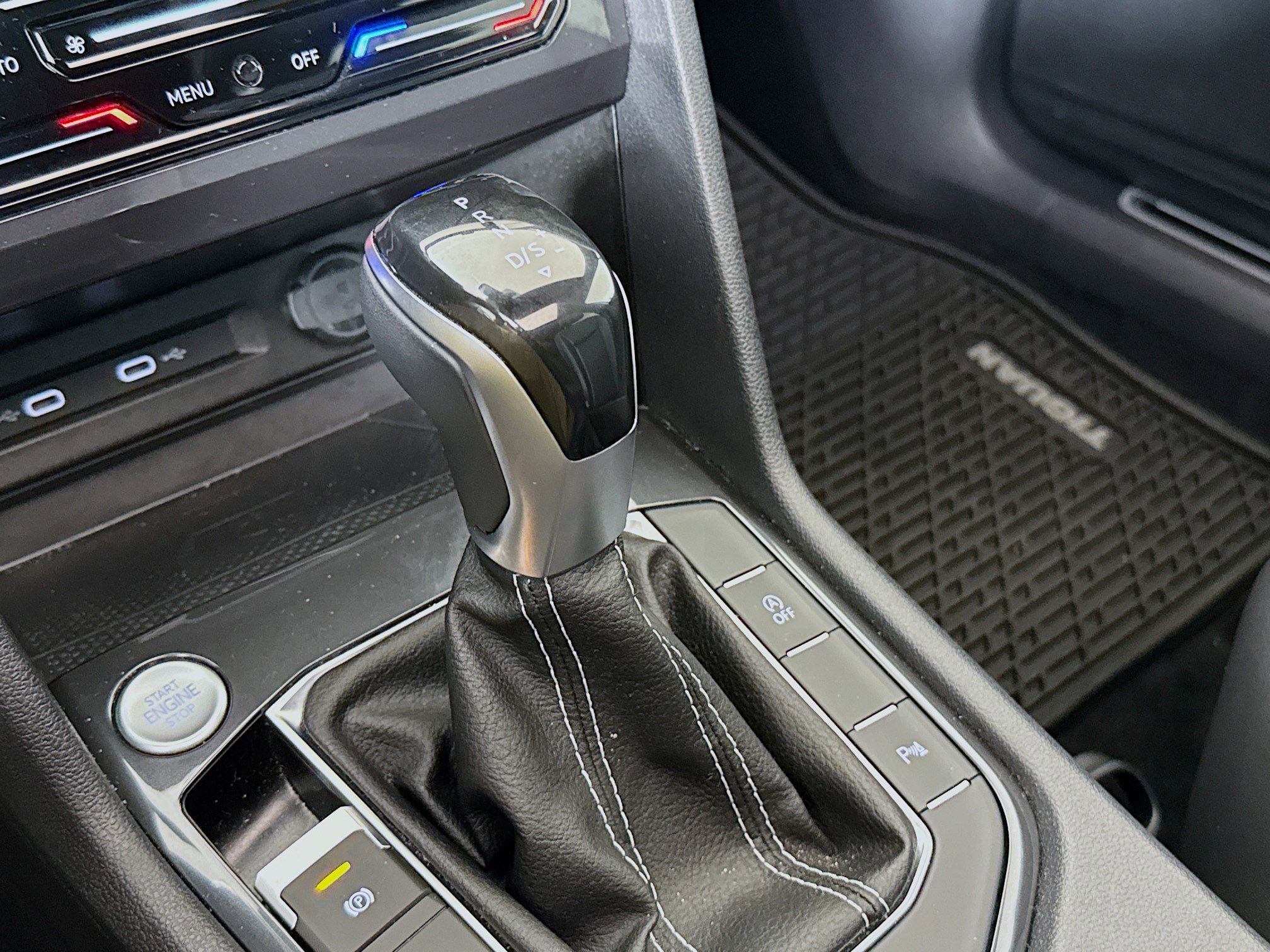 2022 Volkswagen Tiguan SE R-Line Black photo 17