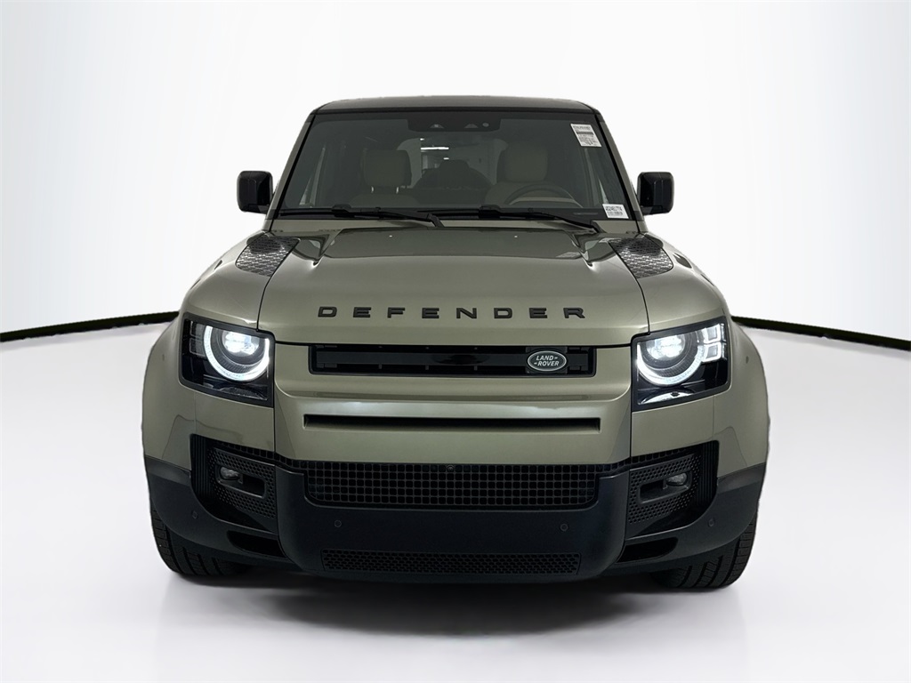 2025 Land Rover Defender 110 X-Dynamic SE photo 2