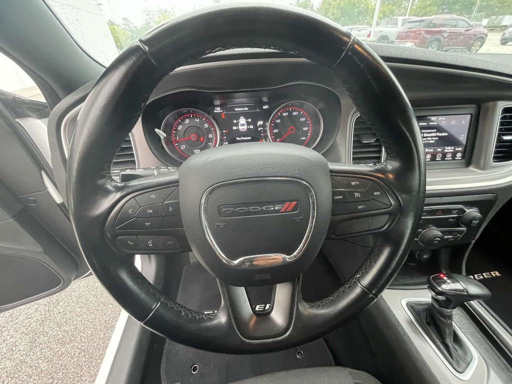 2022 Dodge Charger SXT photo 13