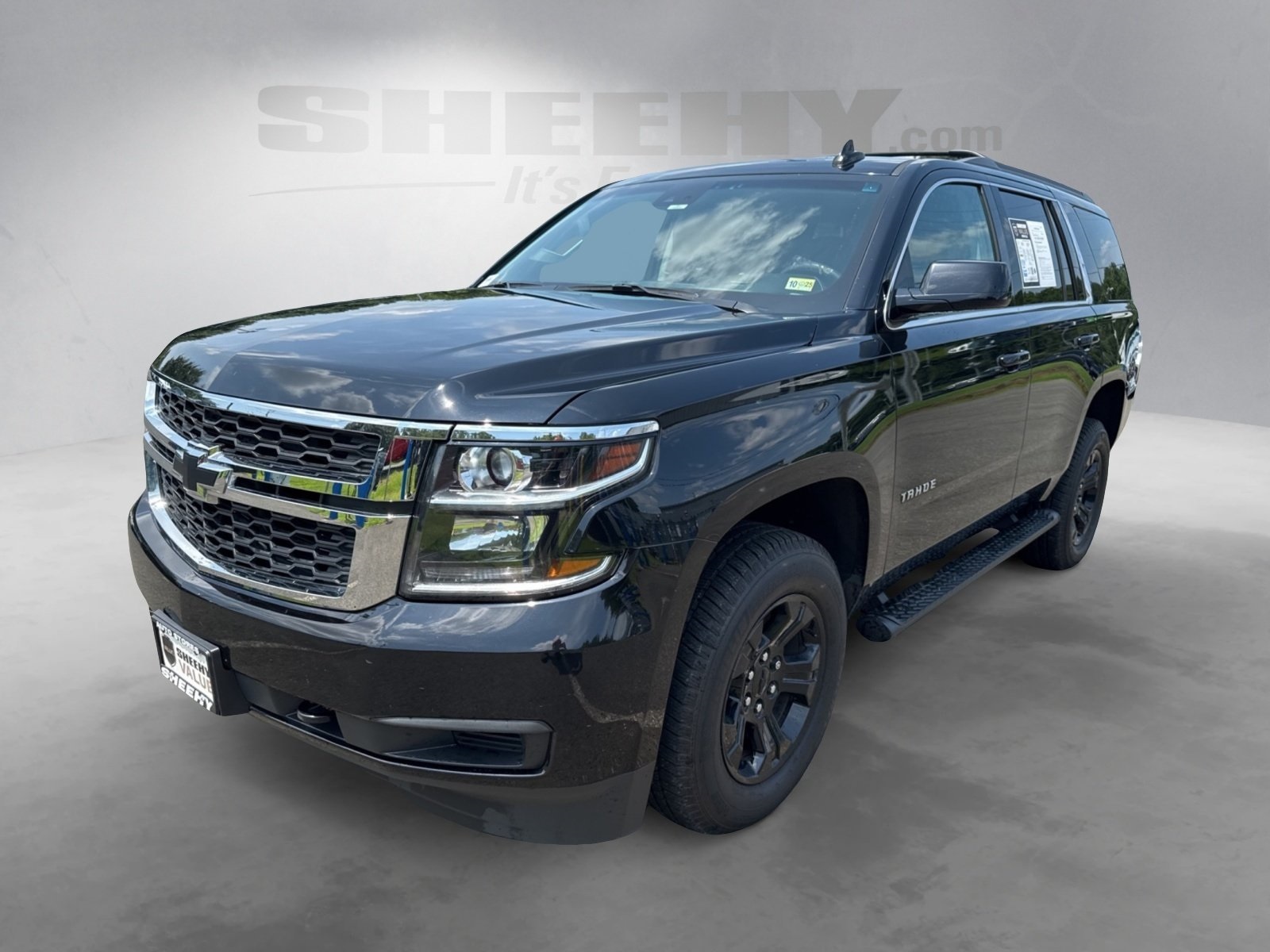 2019 Chevrolet Tahoe LS photo 3