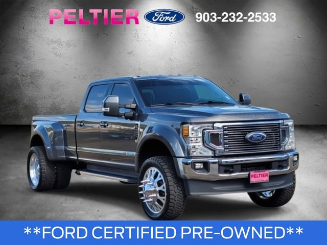 2021 Ford F-450 Super Duty Lariat's photo